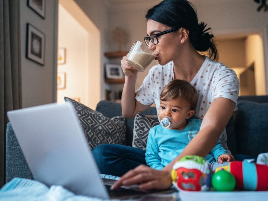 23 Best Jobs for Stay at Home Moms With No Experience
